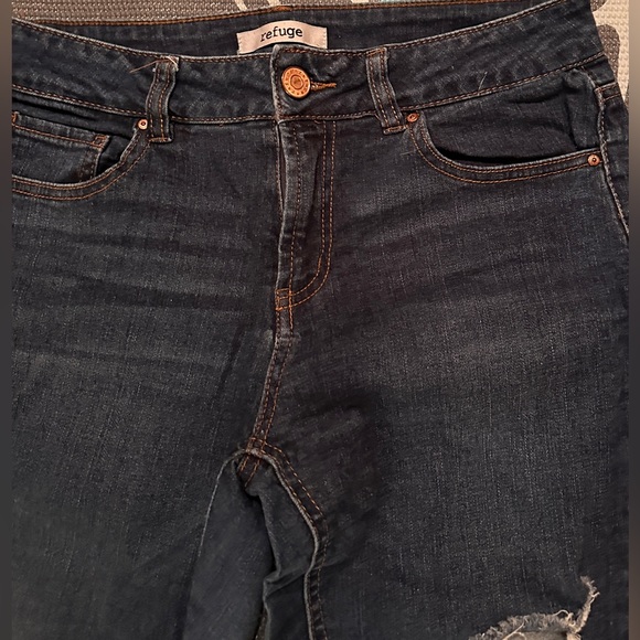 🌺Refuge dark wash, distressed jeans🌺 - Picture 3 of 5